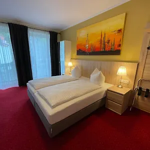 Palm Premium & 3*, Dusseldorf Germany