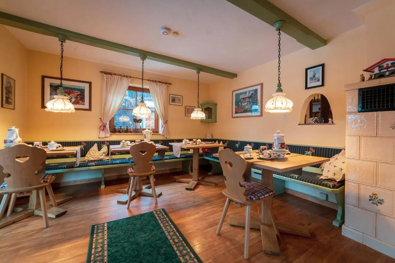 Hotel Garni Landhaus Traunbachhaeusl Ruhpolding