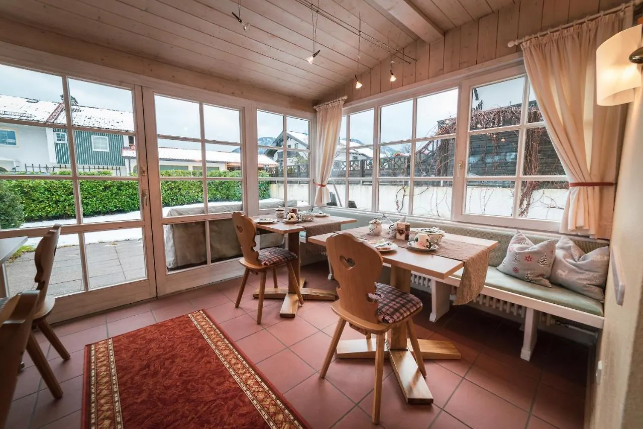 Hotel Garni Landhaus Traunbachhaeusl Ruhpolding